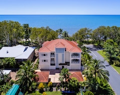 Khách sạn Villa Beach Palm Cove (Palm Cove, Úc)