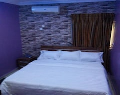 Hotel Crestview  & Suites (Lagos, Nigeria)