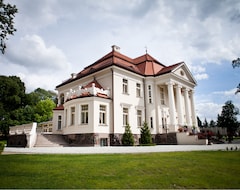 Hotel Pałac Tłokinia (Opatówek, Poland)