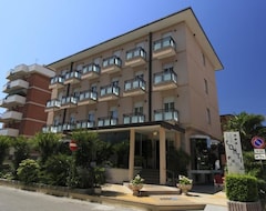 Khách sạn Conti (Rimini, Ý)