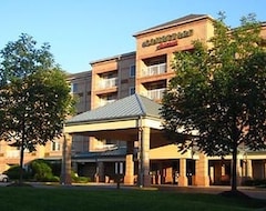 Khách sạn Courtyard Cleveland Airport South (Middleburg Heights, Hoa Kỳ)