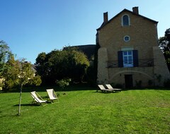 Hotelli Le Prieuré (Lézigné, Ranska)