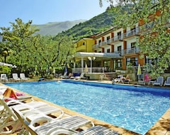 Khách sạn Alpi  & Residence (Malcesine, Ý)