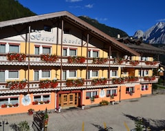 Hotel Azola (Canazei, İtalya)