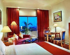 Khách sạn Surabaya Suites Hotel Powered By Archipelago (Surabaya, Indonesia)