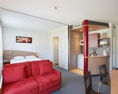 Hotel Suite-Home Orleans-Saran (Saran, Francia)