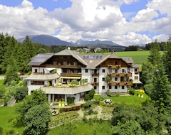 Khách sạn Häuserl im Wald (Mariapfarr, Áo)