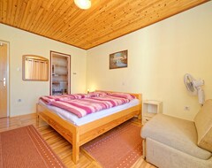 Hotel Rooms Milica 2839 (Rab, Croatia)