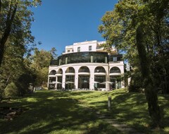 Otel Le Pavillon De La Rotonde Et Spa (Charbonnieres-les-Bains, Fransa)
