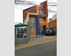 Guesthouse The Half House by Elmar Cabin (Baguio, Philippines)