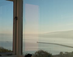 Cijela kuća/apartman Bryn Sior, Chalet On The Hill In Goodwick With Stunning Sea Views (Goodwick, Ujedinjeno Kraljevstvo)