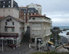 Le Petit Hotel (Biarritz, Fransa)