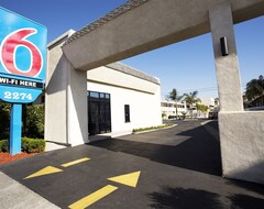 Khách sạn Motel 6 Newport Beach (Costa Mesa, Hoa Kỳ)