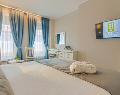 Khách sạn New Era Hotel Old Town - Covered Pay Parking Within 10 Minutes Walk (Bucharest, Romania)
