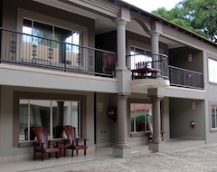 Hotel Country Blue Luxury Guest House (Polokwane, Sydafrika)