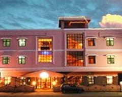 Khách sạn Hotel Hilltown (Madikeri, Ấn Độ)