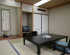 Pansiyon Accueil Sanshiro (Nishiizu, Japonya)