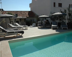 Khách sạn Hotel Le Revest (Sainte-Maxime, Pháp)