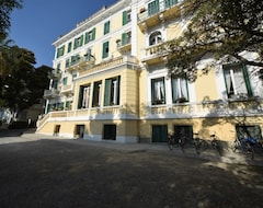 Khách sạn Hotel Petit Royal (Ospedaletti, Ý)
