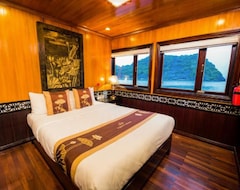 Hotel Halong Bay Vspirit Classic Cruises (Hong Gai, Vietnam)