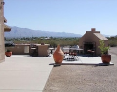 Hotel Large Balcony, Exceptional Views. (Tucson, USA)