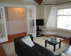 Toàn bộ căn nhà/căn hộ 3 Bedroom, 3.5 Bath Kitsilano Luxury Custom Build - Sleeps 6 (Vancouver, Canada)