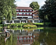 Khách sạn Hotel Zum Hirschen (Lam, Đức)
