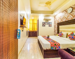 Khách sạn OYO 17020 Hotel Raj Palace (Delhi, Ấn Độ)