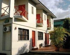 Hotel Sundeck Suites (Port of Spain, Trinidad and Tobago)
