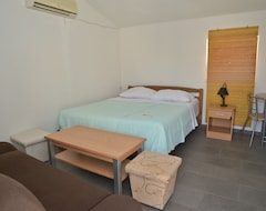 Hotel Apartments Anta (Petrcane, Croatia)