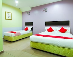 Oyo 43962 Ezzy In Hotel (Seri Manjung, Malezija)