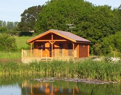 Hotelli Watermeadow Lakes & Lodges (Crewkerne, Iso-Britannia)