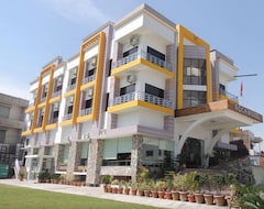 Khách sạn Hotel Rockwood (Dehradun, Ấn Độ)