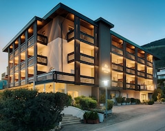Khách sạn Hotel Kristall (Pfalzen, Ý)