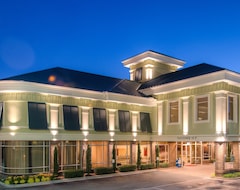 Khách sạn Town & Country Inn and Suites (Charleston, Hoa Kỳ)