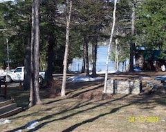 Entire House / Apartment Inviting Lakeside Cottage for You (Cutler, USA)