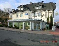 Khách sạn Hotel Am Salzberg (Philippsthal, Đức)