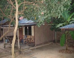 Leirintäalue Naga bungalows (Koh Samet, Thaimaa)