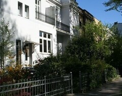 Toàn bộ căn nhà/căn hộ beautiful apartment in good location with well connection to all landmarks (Hamburg, Đức)