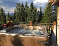 Cijela kuća/apartman Kicking Horse Mountain Resort - On Mountain, Private Hot Tub, 2 Bedroom Condo (Golden, Kanada)