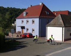 Toàn bộ căn nhà/căn hộ Apartment On The Maintal Cycle Route (Triefenstein, Đức)