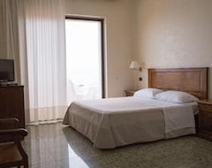 Khách sạn Hotel Arcobaleno (Palmi, Ý)