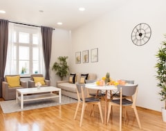 Entire House / Apartment Luxury Main Square Apartments (Zagreb, Croatia)