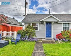 Cijela kuća/apartman Lovely Tacoma Cottage With Fire Pit, Near Dtwn! (Tacoma, Sjedinjene Američke Države)