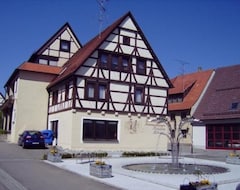 Khách sạn Zum Kreuz (Hayingen, Đức)