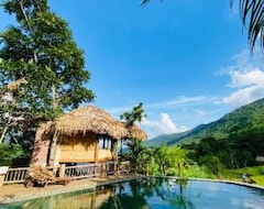 Hotel Puluong Luna Resort (Mai Chau, Vietnam)