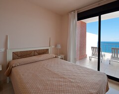 Hotel In Torrox Coast, Front Seaview (Torrox Costa, Spanien)