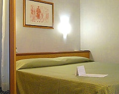 Khách sạn Residence Desenzano (Milan, Ý)
