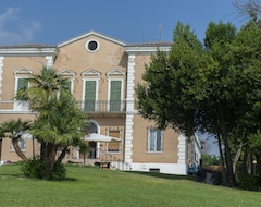 Khách sạn Tenuta Villa Colle Sereno (Montemarciano, Ý)