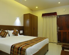 Hotel Global Backwaters (Kollam, India)